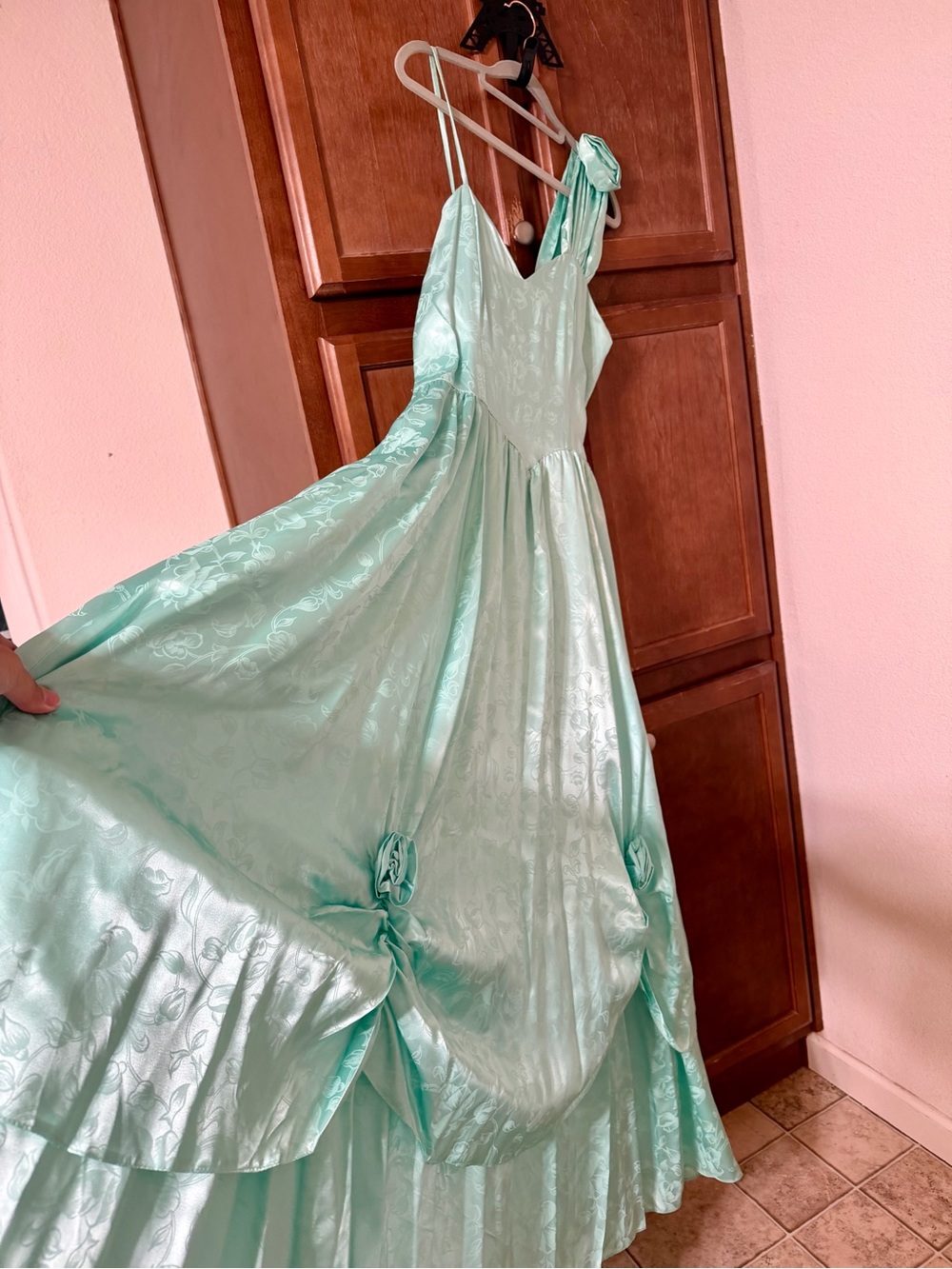 It’s giving ✨Cinderella ✨Gunne Sax Mint Green Satin Floral Vintage Dress!
